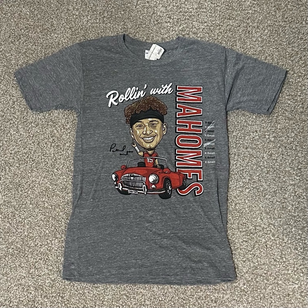 🆕 NWT Patrick Mahomes T-Shirt!